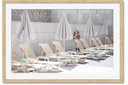 Image de Lounging by the Sea